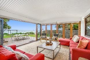 Fuller Holidays - Beachfront Childe St, Belongil Vacation rental in Byron Bay