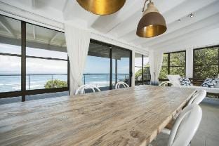 Fuller Holidays - Jane's On Wategos 37 Marine Pde Villa in Byron Bay