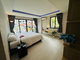 New 168sqm 3BR FL3 Ekamai luxury home near 711,BTS Apartment in Bangkok