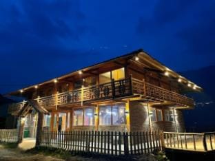 Homestay A Chứ Apartment in Laos