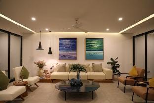 Cozy villa in center of Canggu Villa in North Kuta