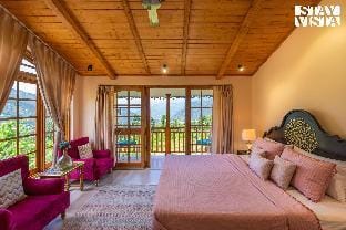 StayVista at The Oakridge W/ Jacuzzi Apartment in Himachal Pradesh