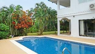 Beautiful villa with pool 3000 sqm tropical garden Villa in Puerto Princesa