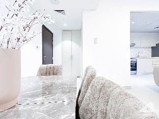 Luxurious 1BR Apt with Balcony in Production City Vacation rental in Dubai