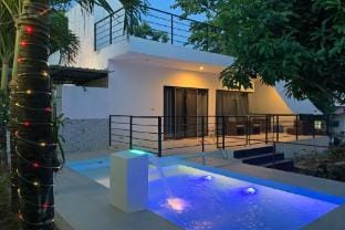 Designer Villa in beautiful garden with pool Villa in Puerto Princesa