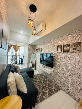 Luxurious Minimalist1BR W/ParkingUptown Parksuites Apartment in Makati