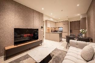Amazing Pool - Crest Metropole 3BR Apt Vacation rental in Ho Chi Minh City