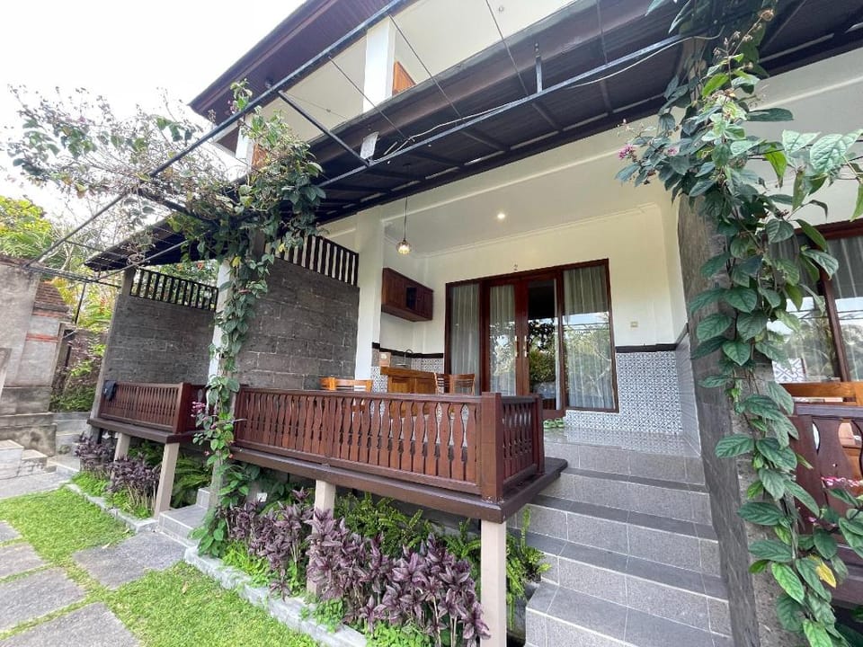 Nivaluma Hotel in Sukawati