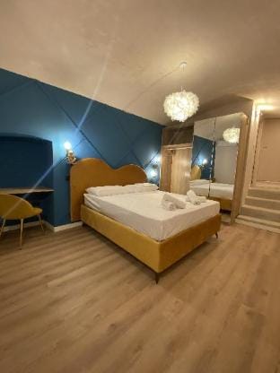 Quiet and stylish - Bari city center, minutes to station Apartment in Bari