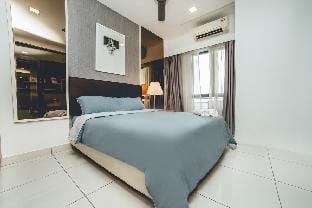 1Tebrau Laconic Lux Suite 1BR nr Columbia Hospital Vacation rental in Johor Bahru