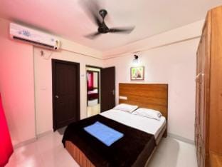SharonHolidays Nr. KIMS/LULU 3AC Apartment in Thiruvananthapuram