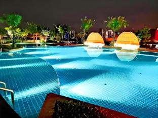 Almas Suites - 1 Bedroom King w Balcony High Floor Vacation rental in Johor