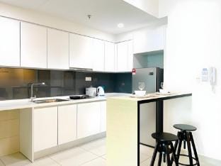 Almas Suites - 1 Bedroom King w Balcony High Floor Vacation rental in Johor