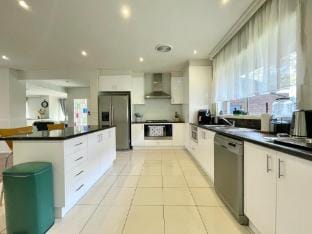 Luxury Family Poolside Villa Brighton Beach Vacation rental in Brighton