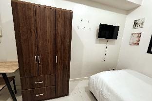 KL Studio close to Greenbelt Apartment in Pasay