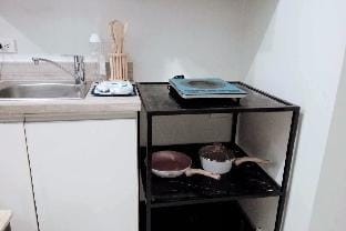 KL Studio close to Greenbelt Apartment in Pasay