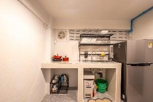 5-BR with 6mins walk to MRT Rama 9 Vacation rental in Bangkok