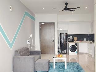 T3-4210 Elysia Couple Netflix 100mbps BySTAY Apartment in Johor
