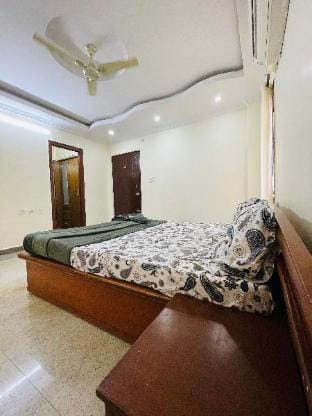 Luxury Modern Spacious 2Bhk Flat near Amb Mall Apartment in Hyderabad