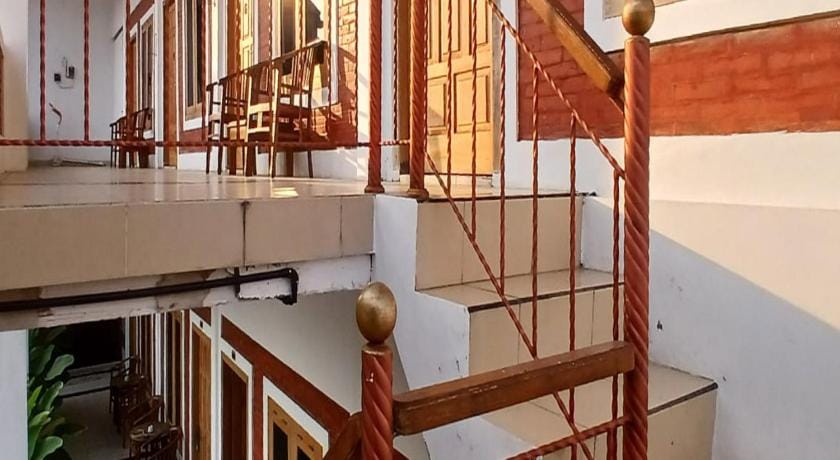 Kenewae Living near Alun-alun Wonosari Mitra RedDoorz Hotel in Special Region of Yogyakarta