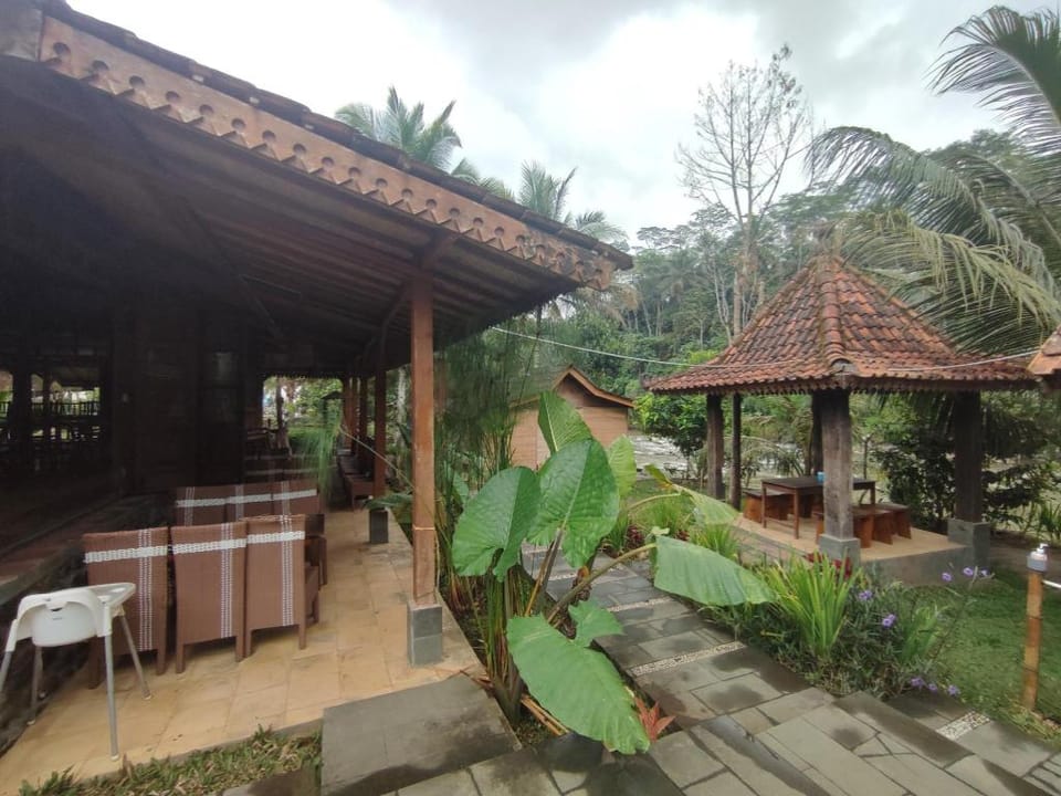Oemah Tahu Banjarnegara Resto and Resort Mitra RedDoorz Hotel in Indonesia