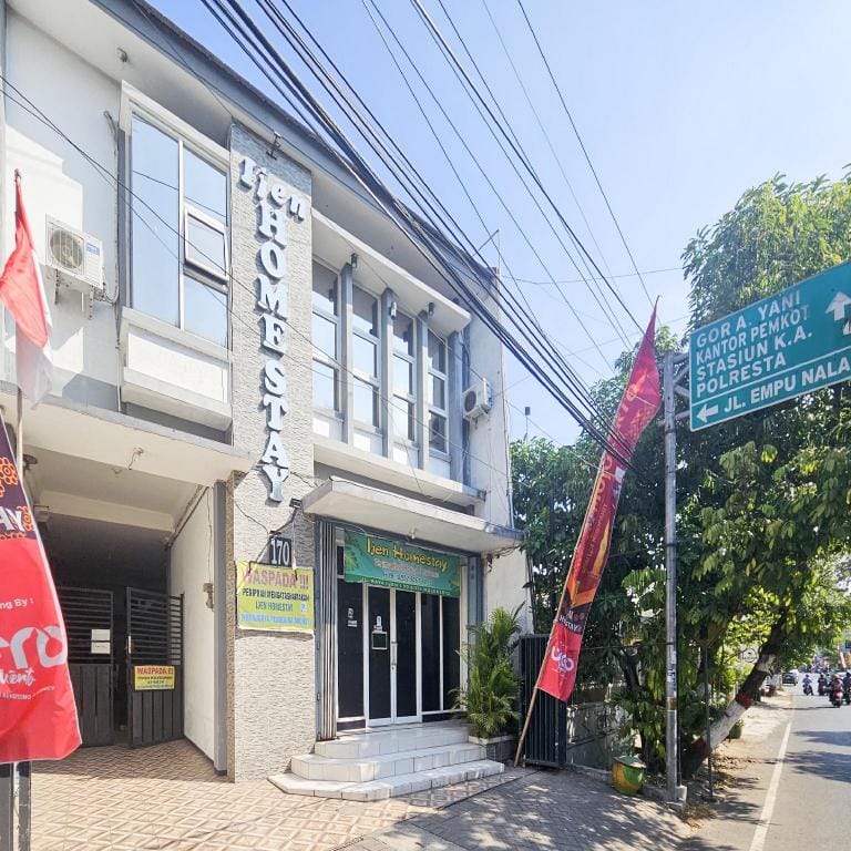 Ijen Homestay Mojokerto RedPartner Hotel in Indonesia