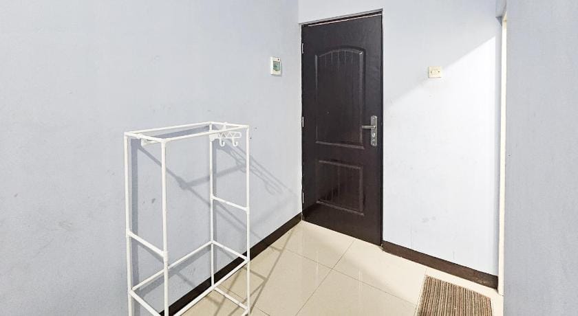 Homestay Sido Joyo near Sunrise Mall Mitra RedDoorz Hotel in Indonesia