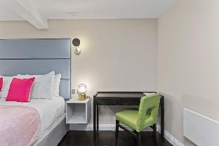 London's boutique studio Vacation rental in London Borough of Camden