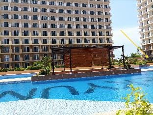 Cozy Room w/ 2 Queen beds & balcony beside pools Apartment in Lapu-Lapu City