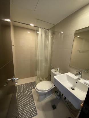 Affordable Staycation Mckinley v2.0 Apartment in Makati