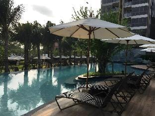 High Floor Sea View 2 BR Near Walking Street Apartment in Pattaya City