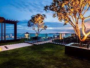 High Floor Sea View 2 BR Near Walking Street Apartment in Pattaya City