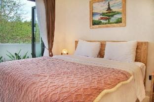 Villa Jturi - Enjoy Sunsets at 2BR w/Pool Nusa Dua Villa in Kuta Selatan