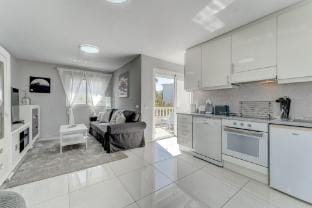 Sunshine Urbania  Sea View Apartment 6C Apartment in Playa de las Americas