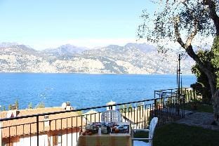 nice studio, stunning lake view, pool Apartment in Malcesine