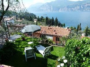 large apartment stunning lakeview, near the centre Apartment in Malcesine