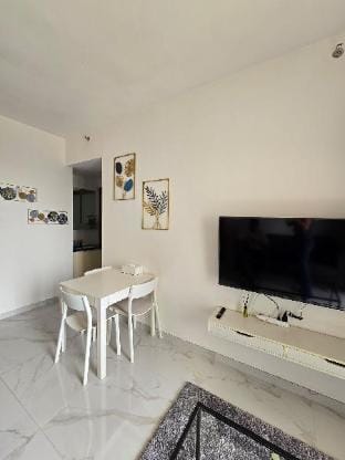 Cozy 2Br apartment at SkyhouseBSD Vacation rental in West Java