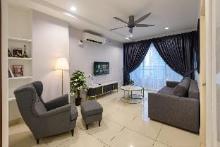 Seaview Serenity/2R2B/1~8pax/Gurney/Mansion One Vacation rental in George Town