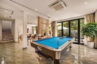 Elegant 500m² Private Pool Mansion | Beach Access Villa in Da Nang