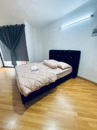 Huge and Cheap! Classic Loft Duplex in JB TOWN! Apartment in Johor Bahru