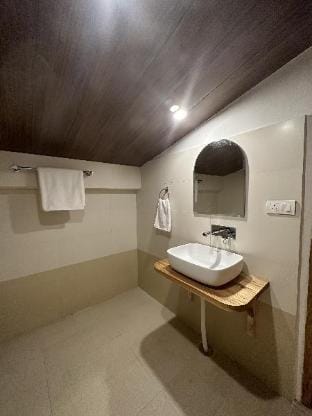 Woodland Chalet Sethan Apartment in Himachal Pradesh