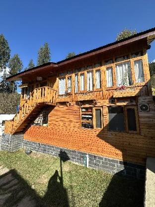 Woodland Chalet Sethan Apartment in Himachal Pradesh