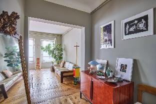 Charming 1BR rue des Martyrs Apartment in Paris