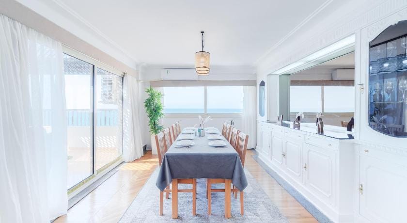 Nabeel Homes - Penthouse Duplex w/ Rooftop Apartment in Alexandria