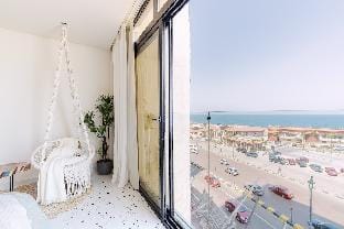 Nabeel Homes - Designer Seaview Condo in Gleem Apartment in Alexandria