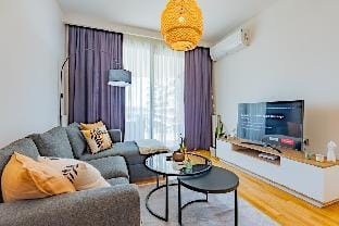 Golden Stone House Sea,Lake And Garden View Apartment in Istanbul