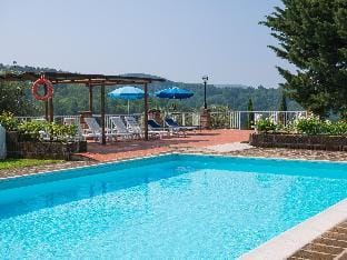 Chalet in Tuscany with Pool and Scenic Views Apartment in Tuscany