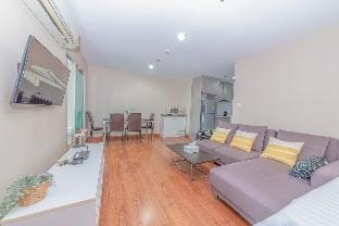  1BR 2BED/Wi Fi/300M to MRT/JoddFair/Pool& Gym Apartment in Bangkok