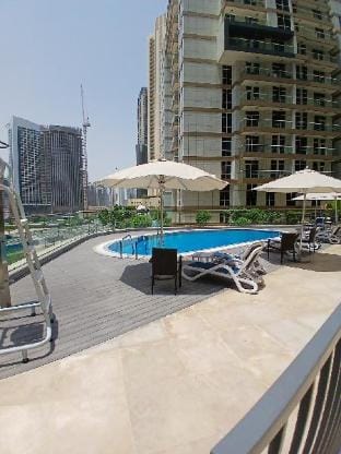 Elegant Escapes - Homely 1B in Dunya Tower Apartment in Dubai