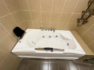 KLCC Cityview Taragon Residence! Vacation rental in Federal Territory of Kuala Lumpur
